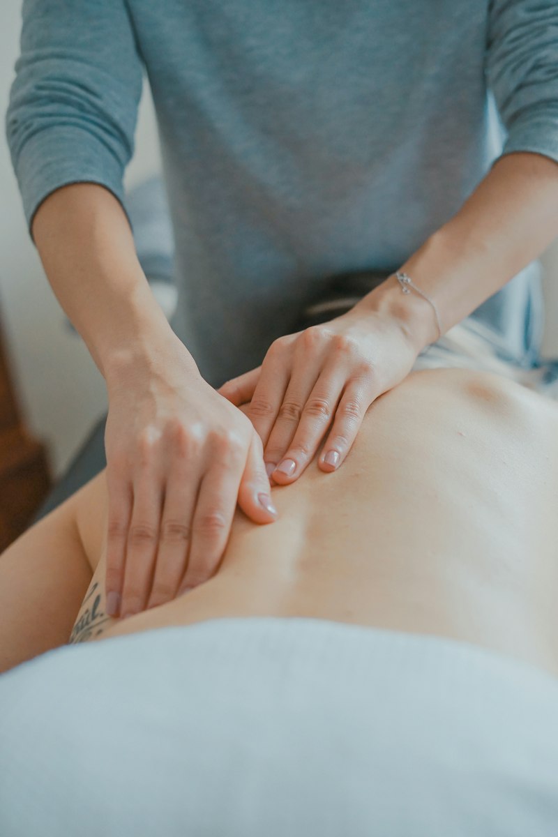 Massagem relaxante no conforto da sua estadia · Photo 2